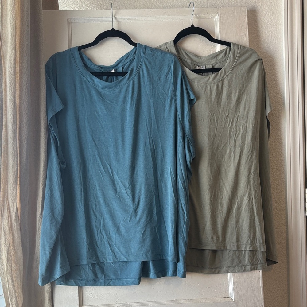 Athleta 2X Ws Set of Two With Ease Tee